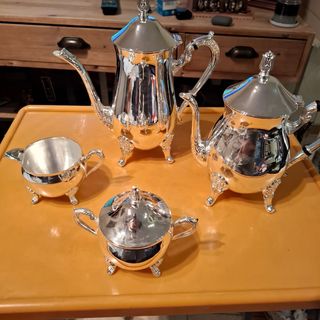 Juego de té plateado