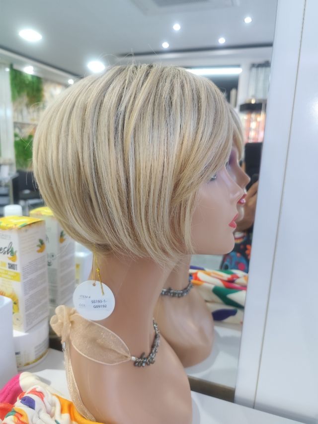 Peluca rubia corta - mezcla de cabello