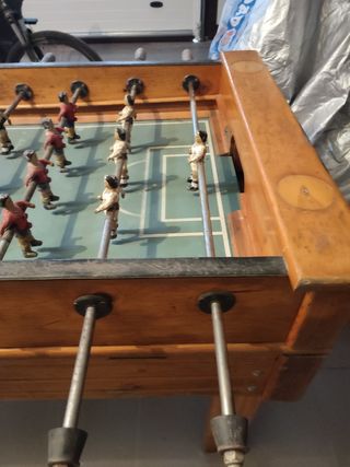 Futbolín antiguo de madera,con monedero.
