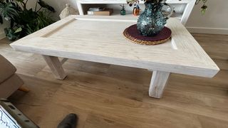 Mesa centro OBLAK de BANAK blanca de madera 