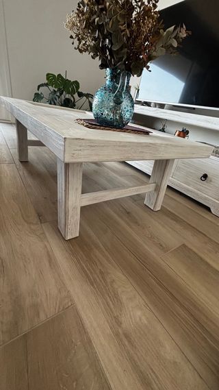 Mesa centro OBLAK de BANAK blanca de madera 