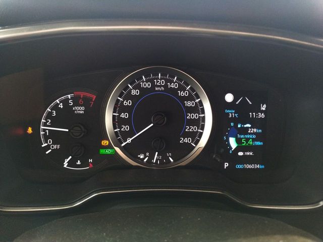 Toyota Corolla Hybrid Business