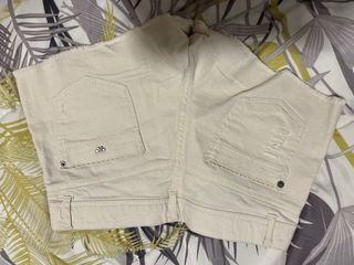 Shorts vaqueros beige - cortos