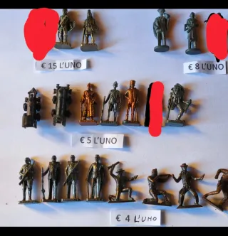 Metalfiguren Soldatini Kinder Figurines en metal.