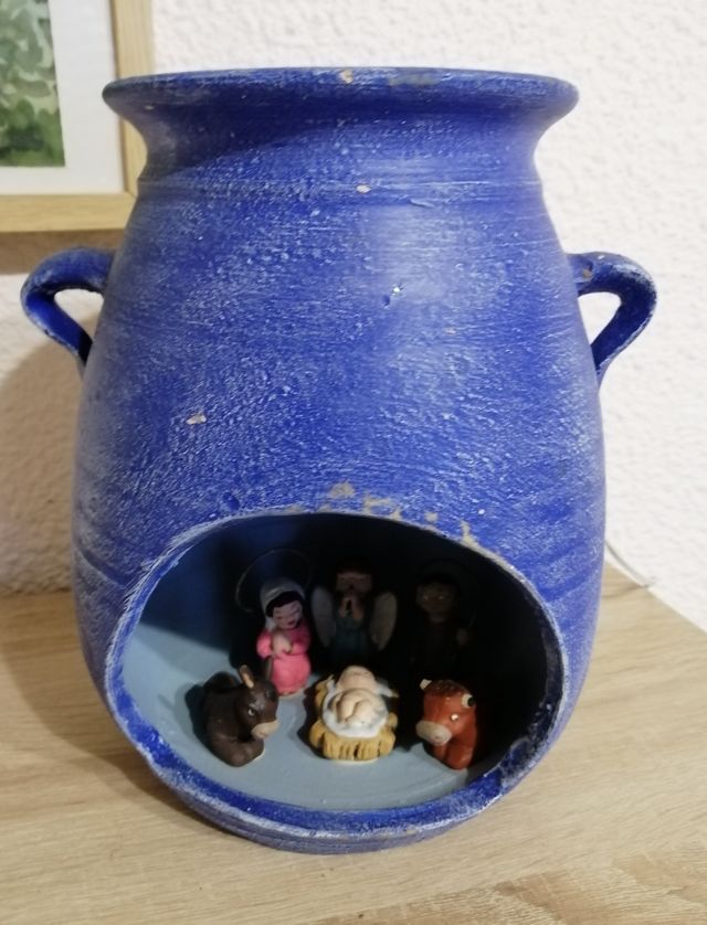 Antigua Olla con Belén Artesanía Serrano
