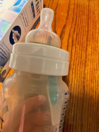 Biberón anticólicos Avent 260ml