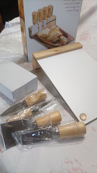 Tagliere Formaggi Selezione Formaggi e set posate