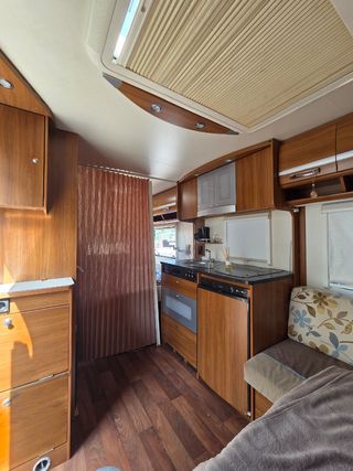 Caravana Dethleffs Nomad del 2010 . Placas solares