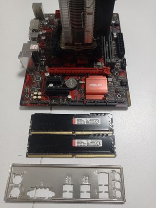 Placa base B250M-V
Y procesador i7-7700,RAM-16GB