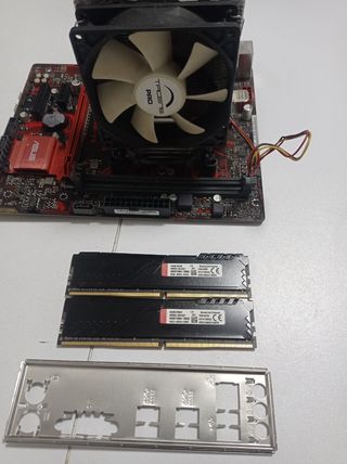 Placa base B250M-V
Y procesador i7-7700,RAM-16GB