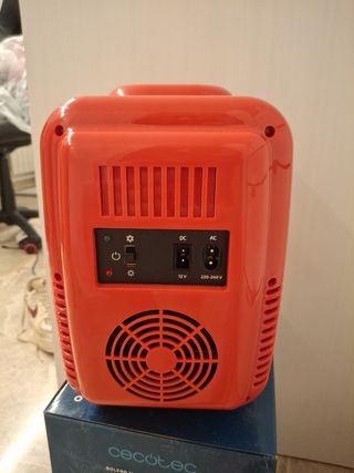 Mini nevera Cecotec Bolero 4L roja