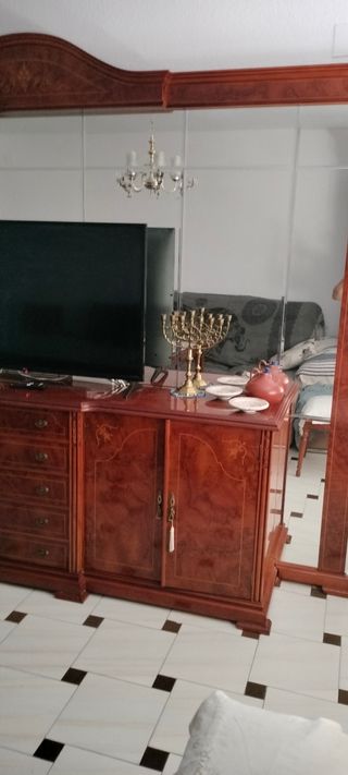 Muebles madera buena de nogal. Como nuevos
