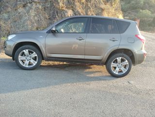 Toyota RAV4 2010