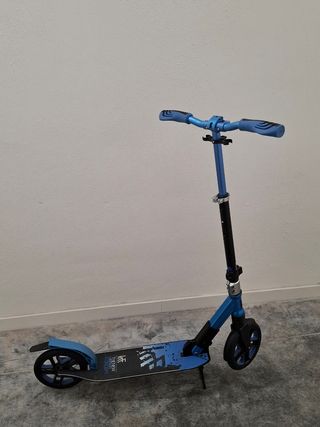 Patinete plegable Azul, sin uso.