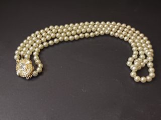 Collana perle sintetiche bianche