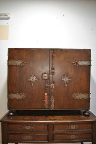 Antiguo bargueño castellano