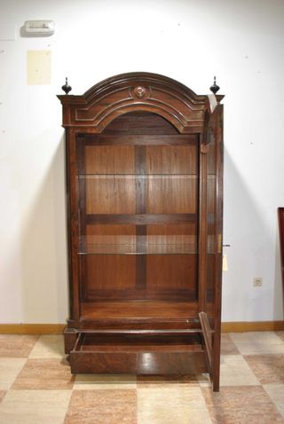 Vitrina antigua de madera de caoba