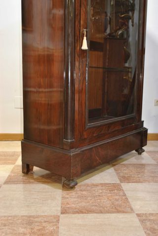 Vitrina antigua de madera de caoba