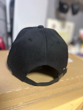 Gorra negra Cape Dem