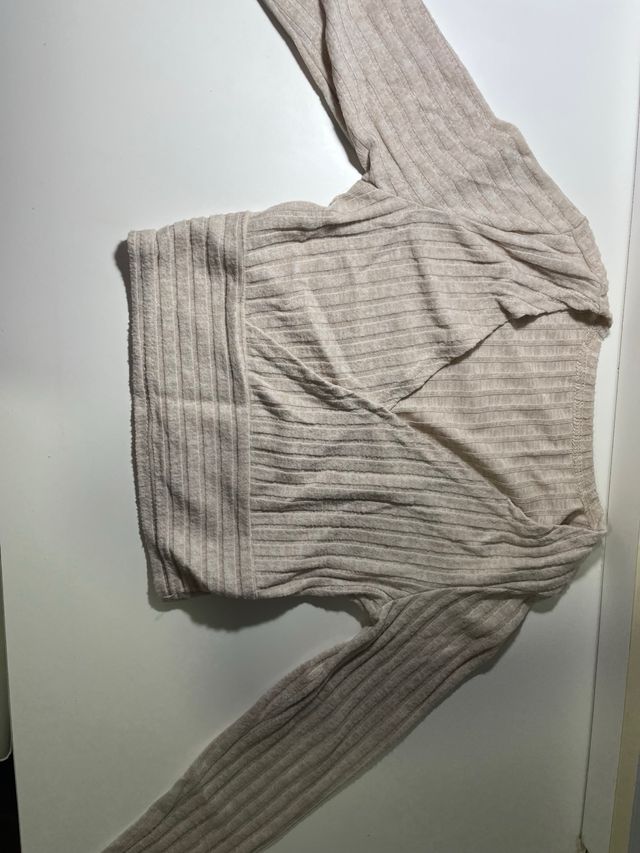 Top beige manga larga