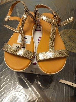 Sandalias Marypaz doradas talla 36