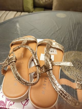 Sandalias Marypaz doradas talla 36