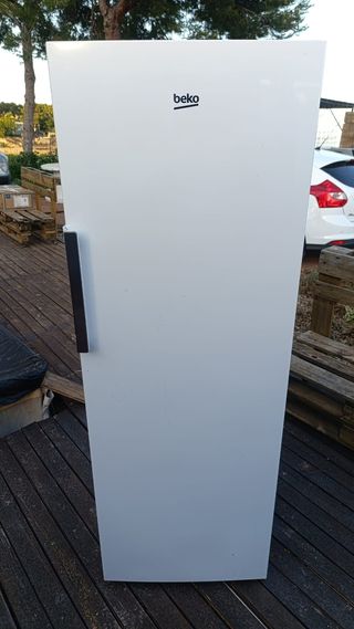Frigorífico Beko 367L blanco