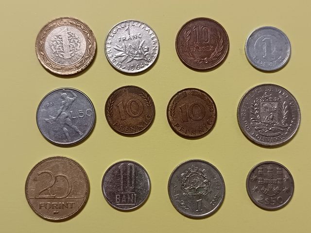 12 Monedas Variadas - Coleccionismo