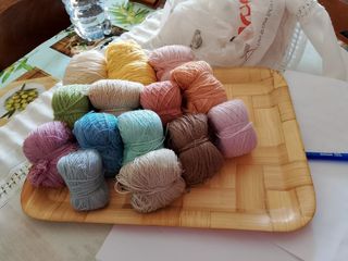 Vendesi Gomitoli di cotone e di lana