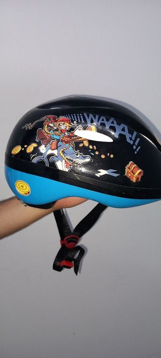 Casco bici niño, diseño pirata