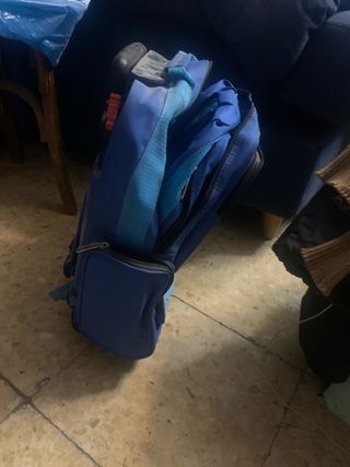 Mochila escolar azul con ruedas