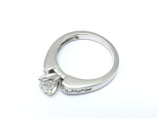 anillo oro 18k con piedra con diamante