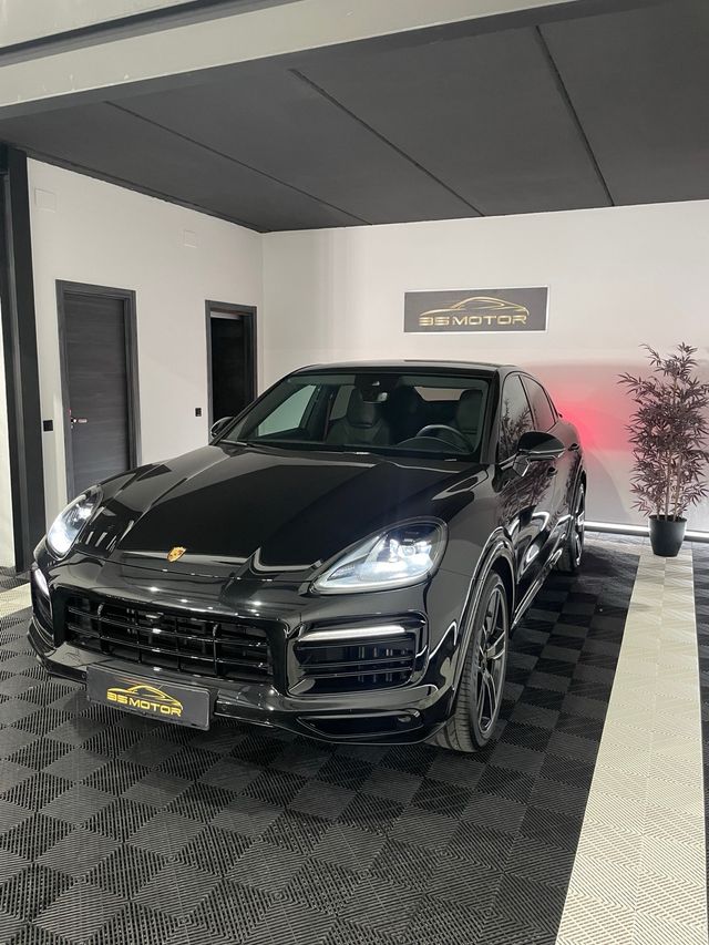 Porsche Cayenne coupe e hybrid