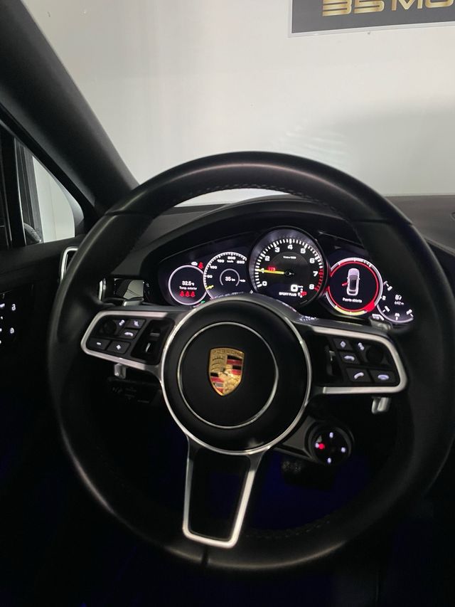 Porsche Cayenne coupe e hybrid