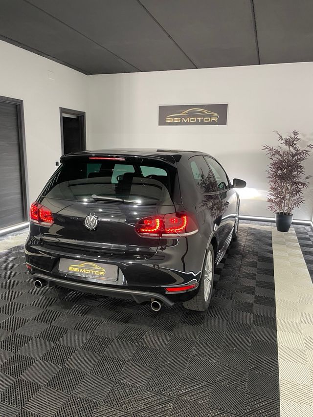 Volkswagen Golf GTI 35 TH