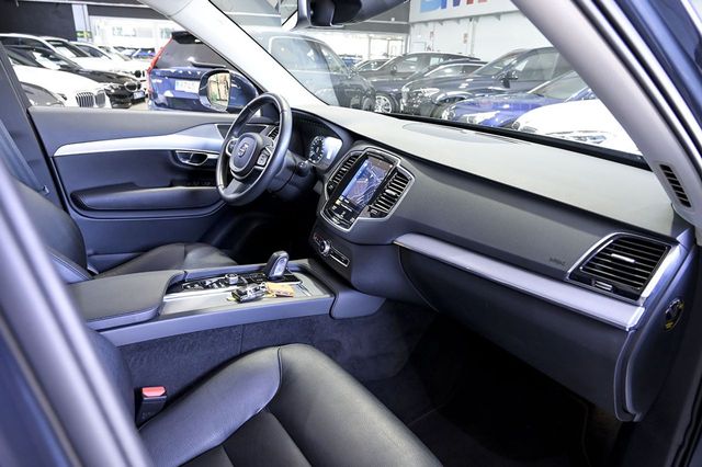 Volvo XC90   2.0 B5 D AWD Momentum Pro Auto 
