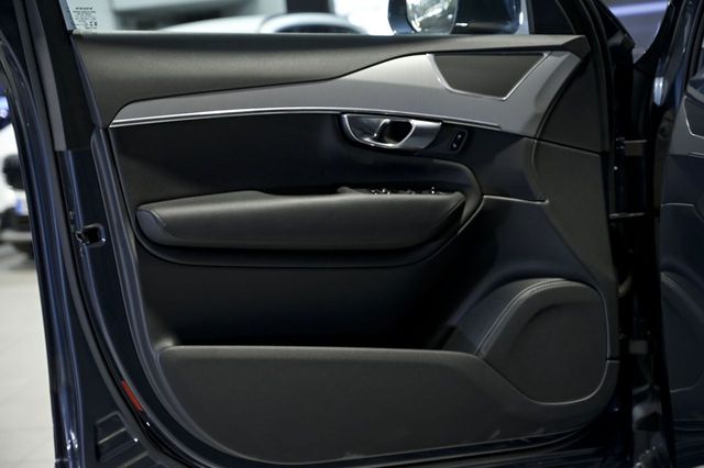 Volvo XC90   2.0 B5 D AWD Momentum Pro Auto 