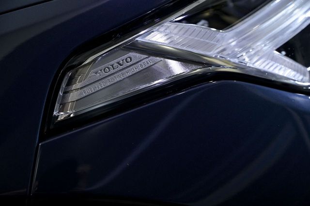 Volvo XC90   2.0 B5 D AWD Momentum Pro Auto 