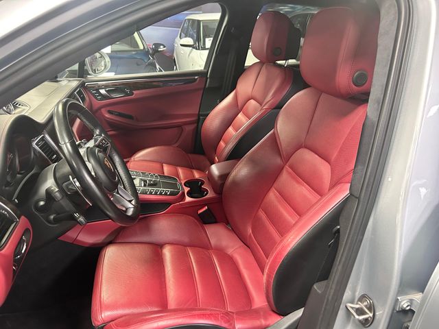 PORSCHE Macan Turbo