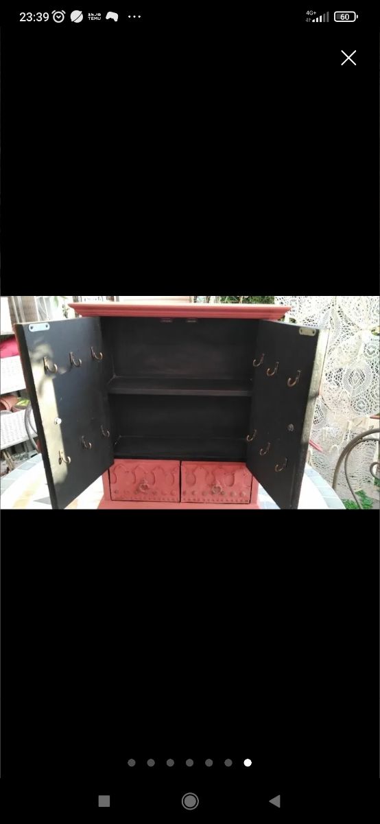 Portagioie vintage in piastrelle rosse