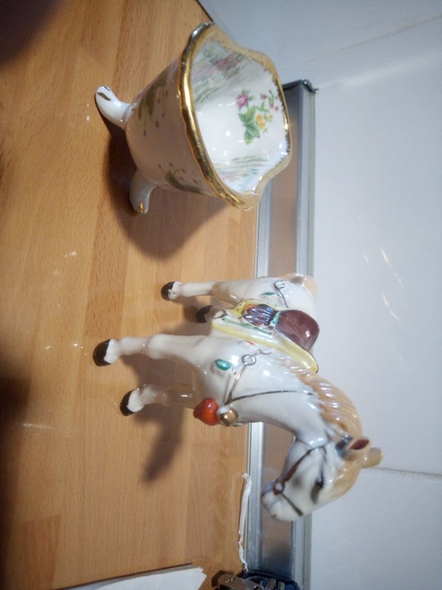 Figuras porcelana: Bañera & Caballo