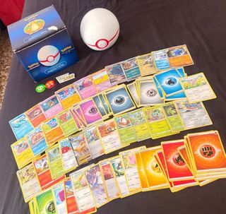 Set Dragonite V-ASTRO: Poké Ball + Carte+accessori