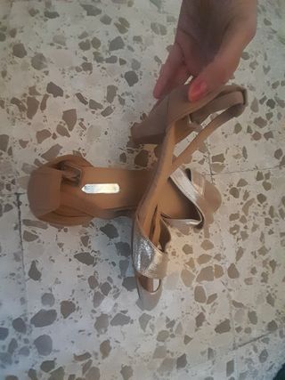 Sandalias Dorothy Perkins doradas 41