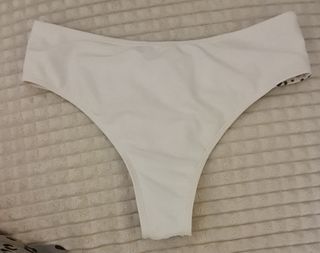 Bikini blanco y negro - lunares