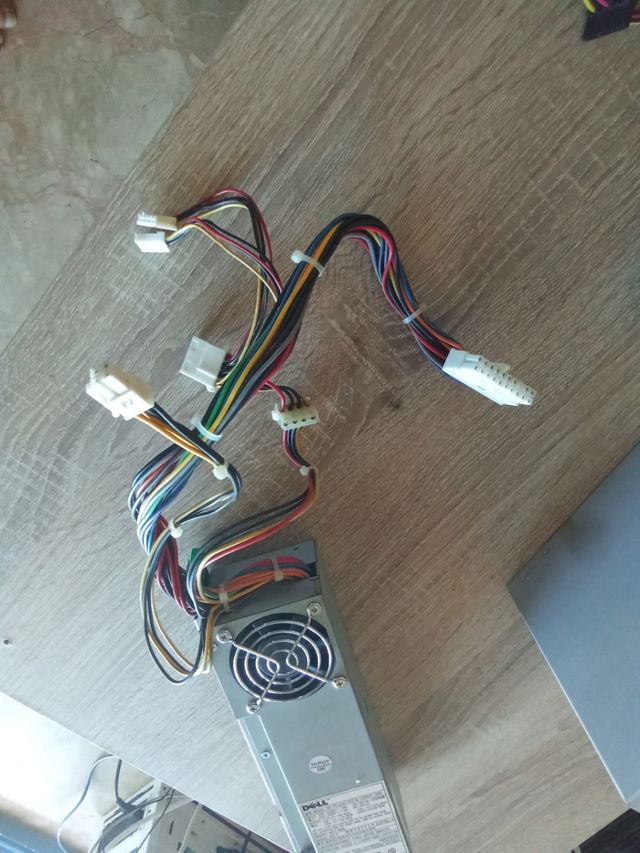 Fuente alimentación FSP 600W 80+