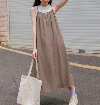 Vestido marrón nuevo con etiqueta