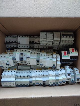 Lote automaticos Schneider