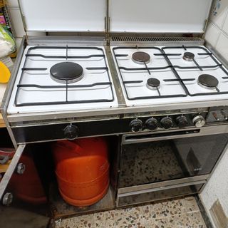 Cocina butano AEG usada