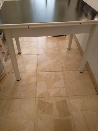 Mesa cocina extensible blanca y negra