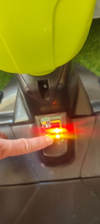 Triciclo eléctrico niño